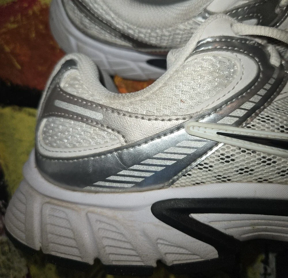 Nike White Silver Black Running Sneakers - Picture 2 of 10